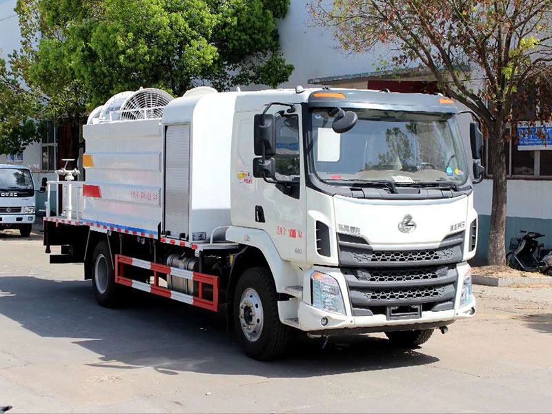 柳汽乘龍多功能抑塵車(chē)