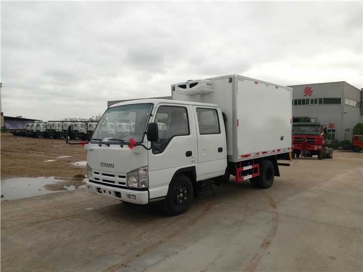 五十鈴雙排冷藏車-廂長(zhǎng)3.2米