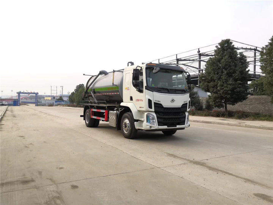 國(guó)六柳汽乘龍吸污車(chē)