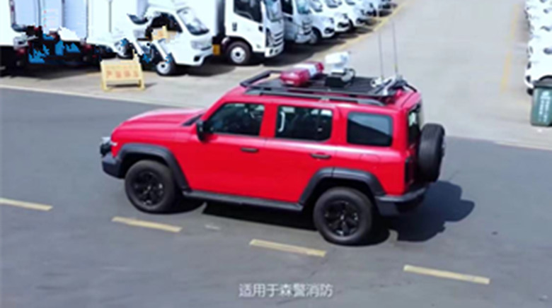 300通信指揮消防車情系國防，助力應(yīng)急!