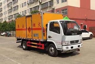 程力威牌CLW5070XQYE6型爆破器材運輸車