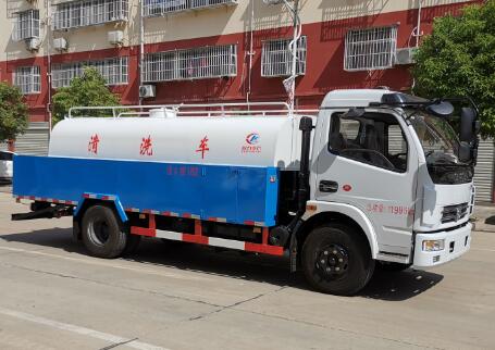 國(guó)六東風(fēng)多利卡高壓清洗車(chē)