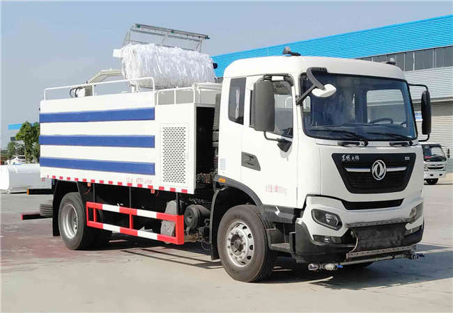 國(guó)六東風(fēng)天錦隧道清洗車(chē)