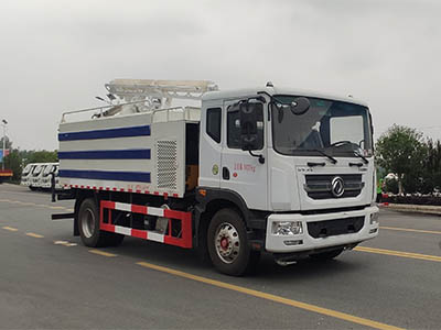 光伏板清洗—東風(fēng)D9光伏板清洗車(chē)